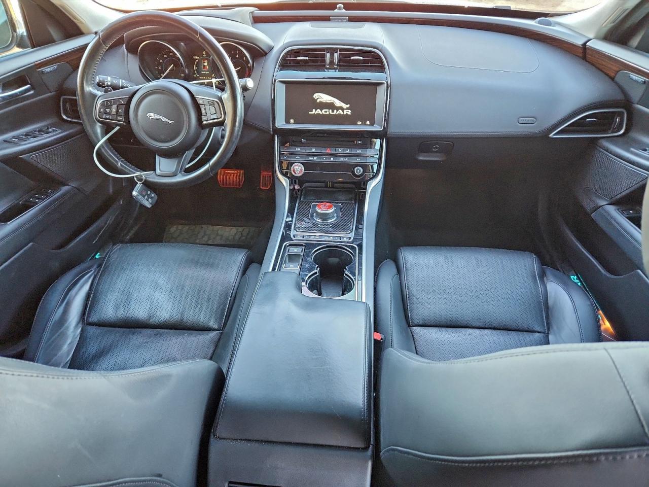 2017 JAGUAR XE FIRST EDITION photo 8