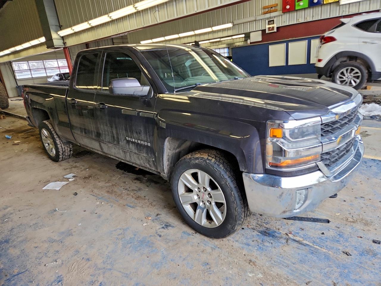2016 CHEVROLET SILVERADO K1500 LT photo 4