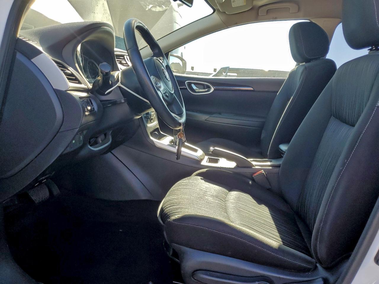 2019 NISSAN SENTRA S photo 13