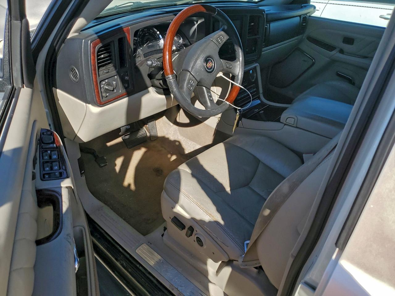 2005 CADILLAC ESCALADE ESV photo 8