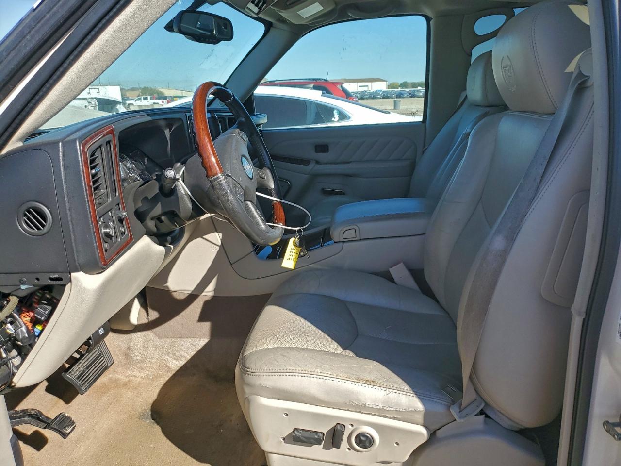 2005 CADILLAC ESCALADE ESV photo 7