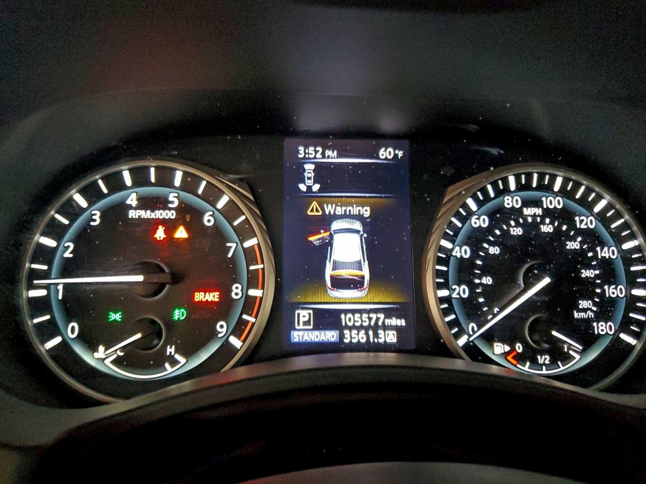 2018 INFINITI Q50 LUXE photo 9