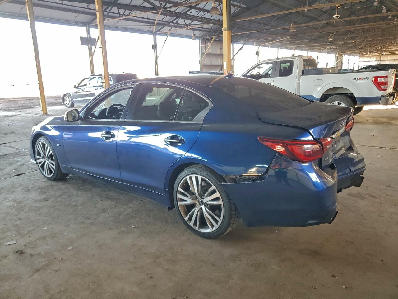 2018 INFINITI Q50 LUXE photo 2