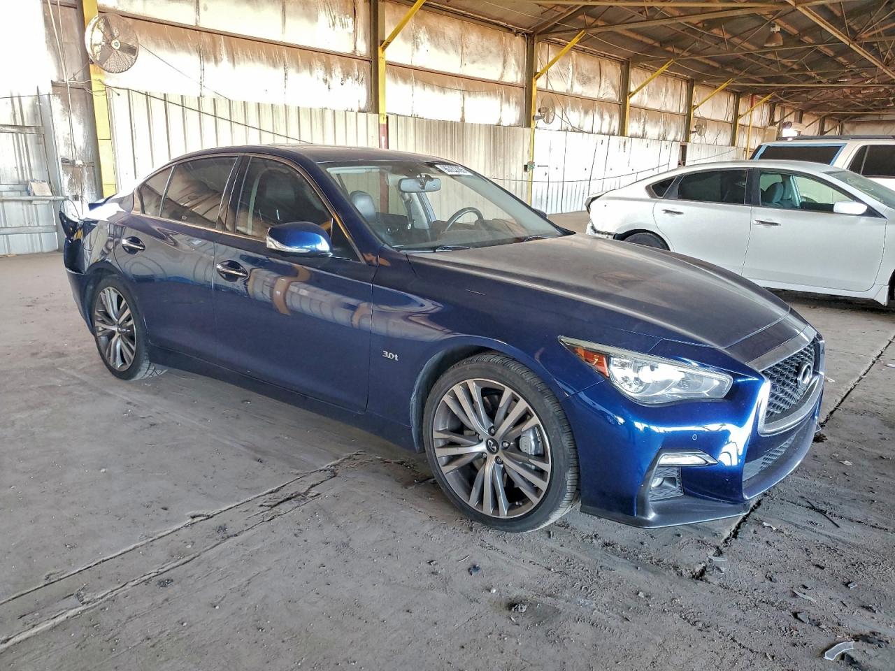 2018 INFINITI Q50 LUXE photo 4