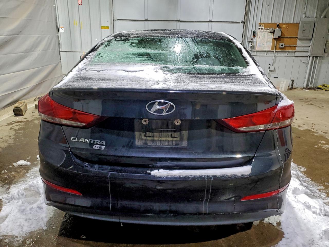 2018 HYUNDAI ELANTRA SE photo 16