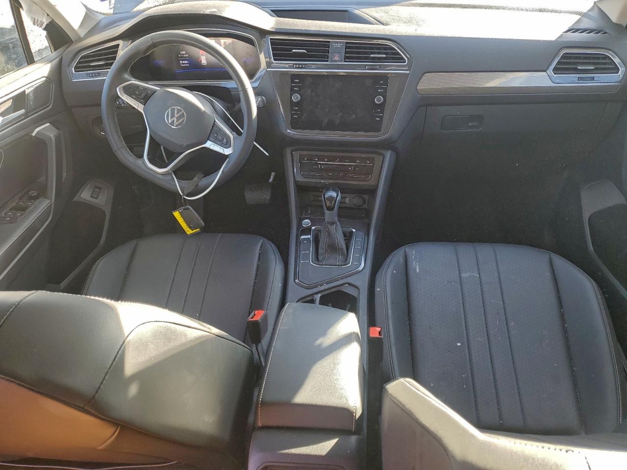 2024 VOLKSWAGEN TIGUAN SE photo 8