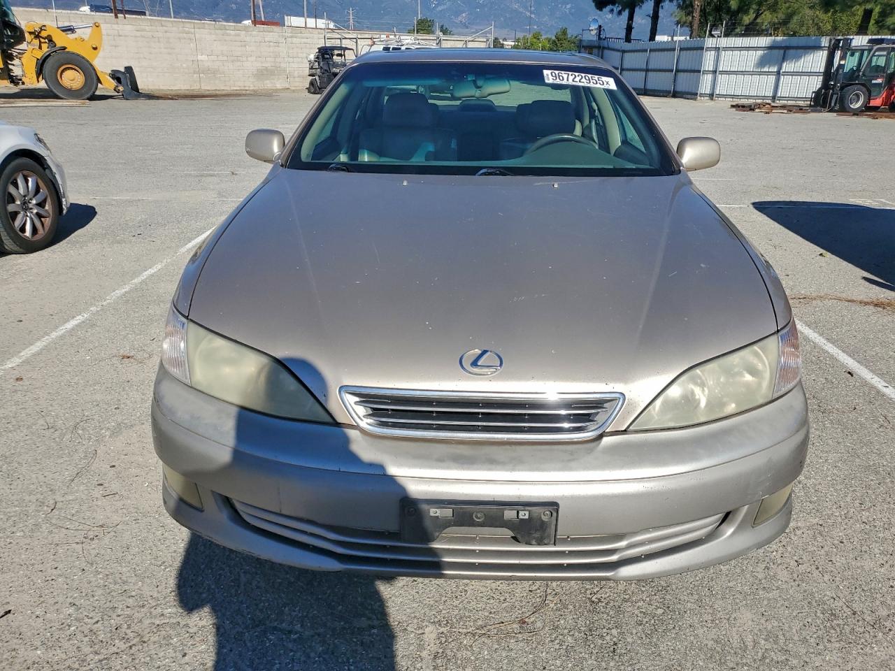 2001 LEXUS ES 300 photo 5