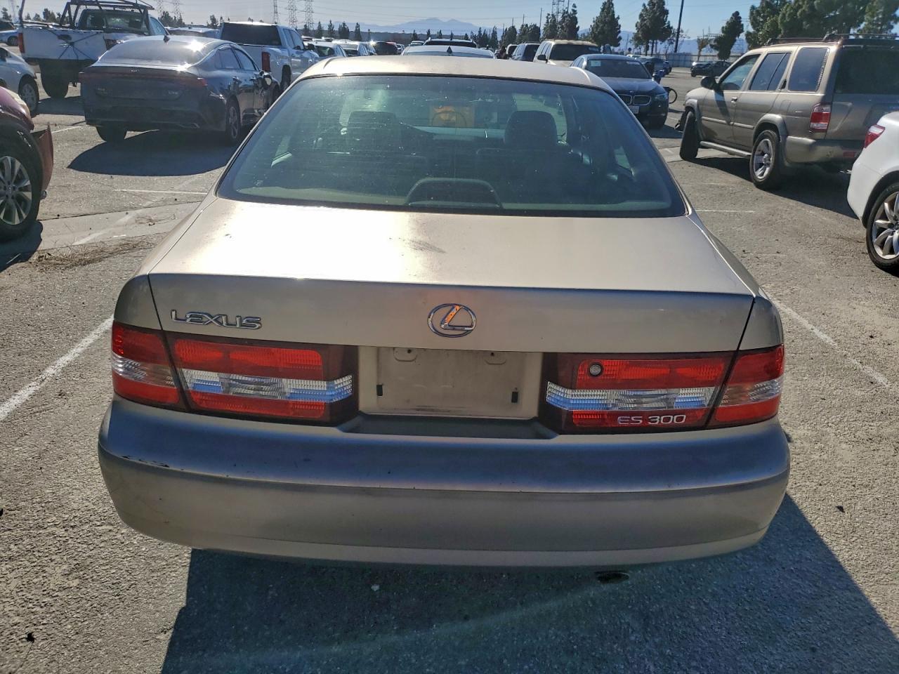 2001 LEXUS ES 300 photo 6