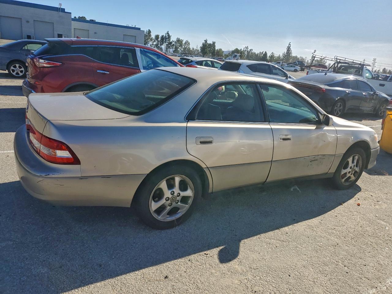 2001 LEXUS ES 300 photo 3