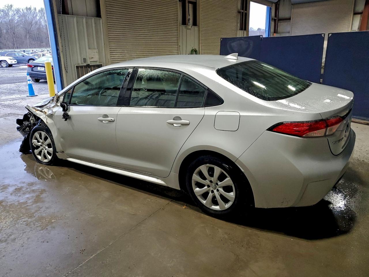 2024 TOYOTA COROLLA LE photo 2