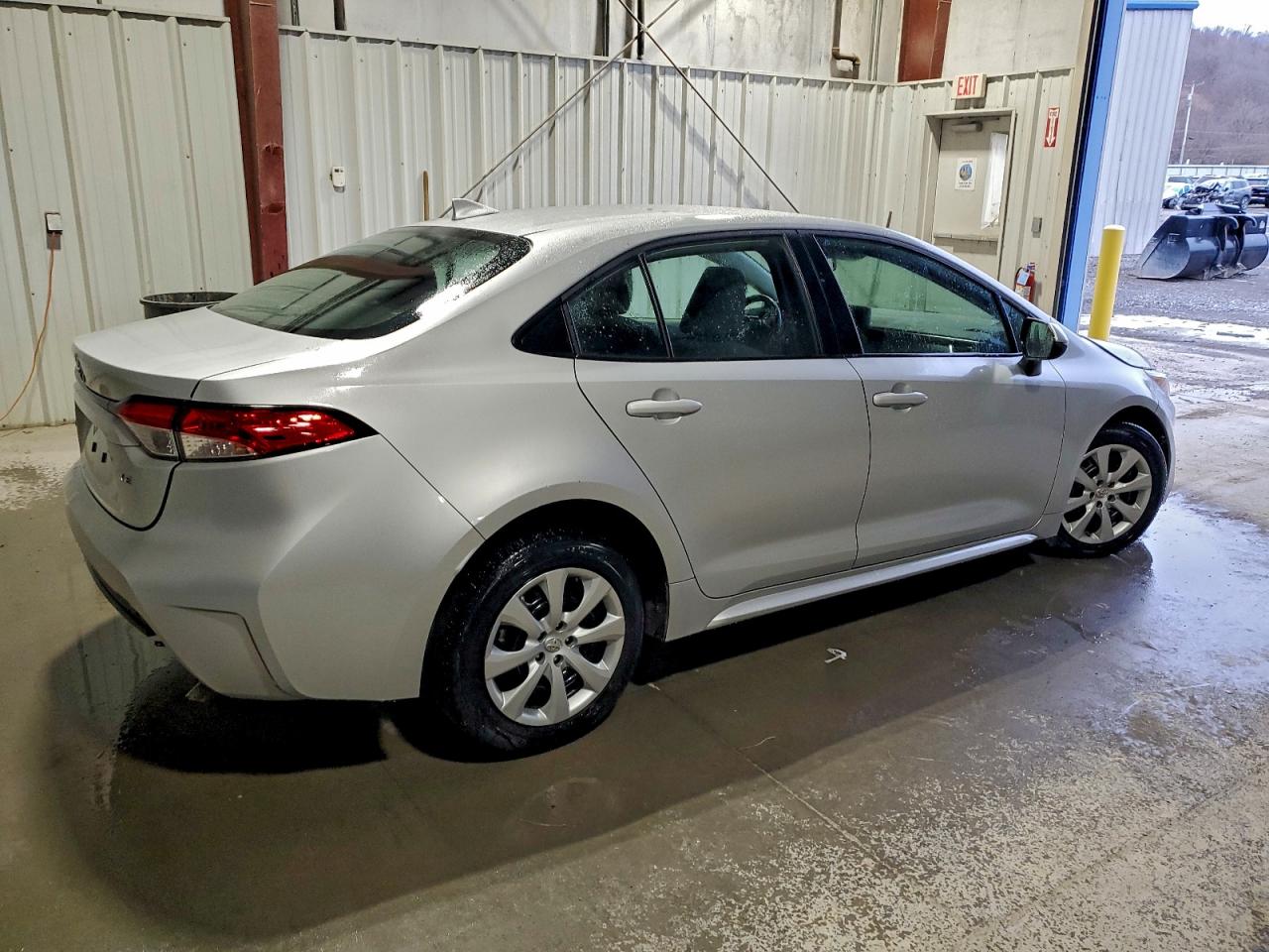 2024 TOYOTA COROLLA LE photo 3