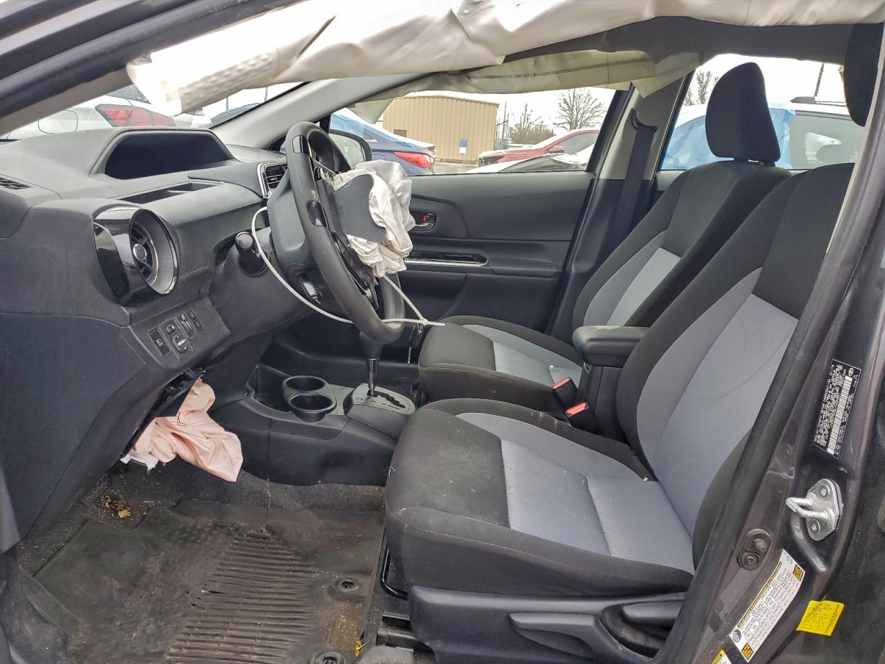 2018 TOYOTA PRIUS C photo 7