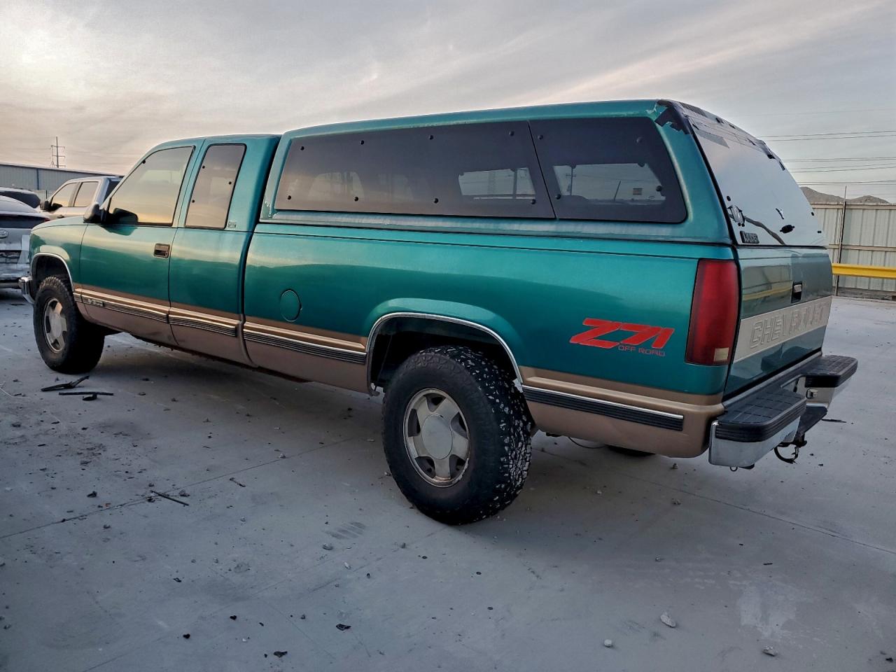 1996 CHEVROLET GMT-400 K1500 photo 2