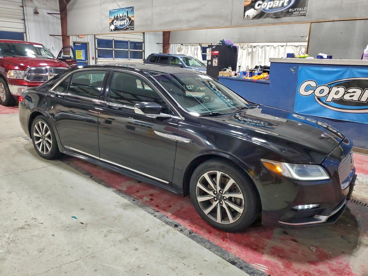 2017 LINCOLN CONTINENTAL photo 4
