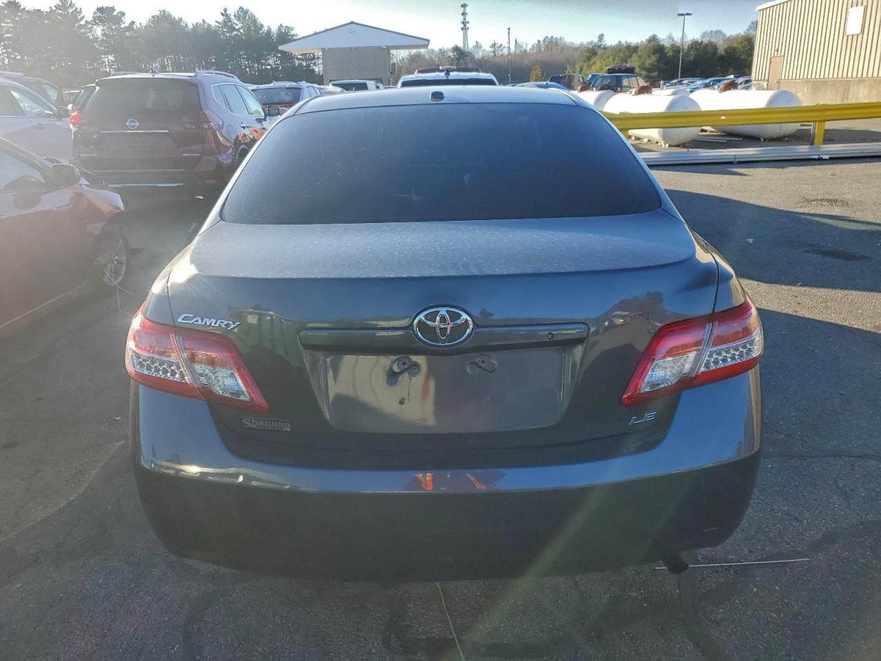 2011 TOYOTA CAMRY BASE photo 6