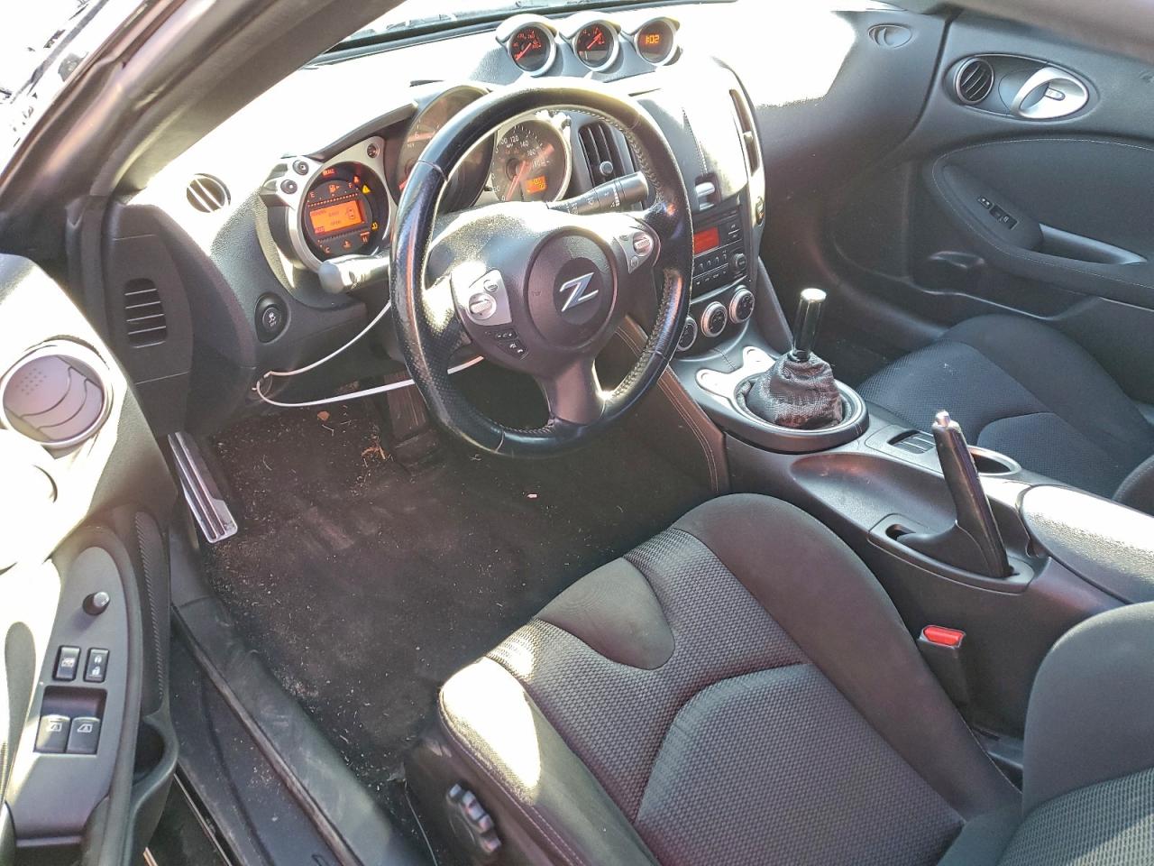 2015 NISSAN 370Z BASE photo 15