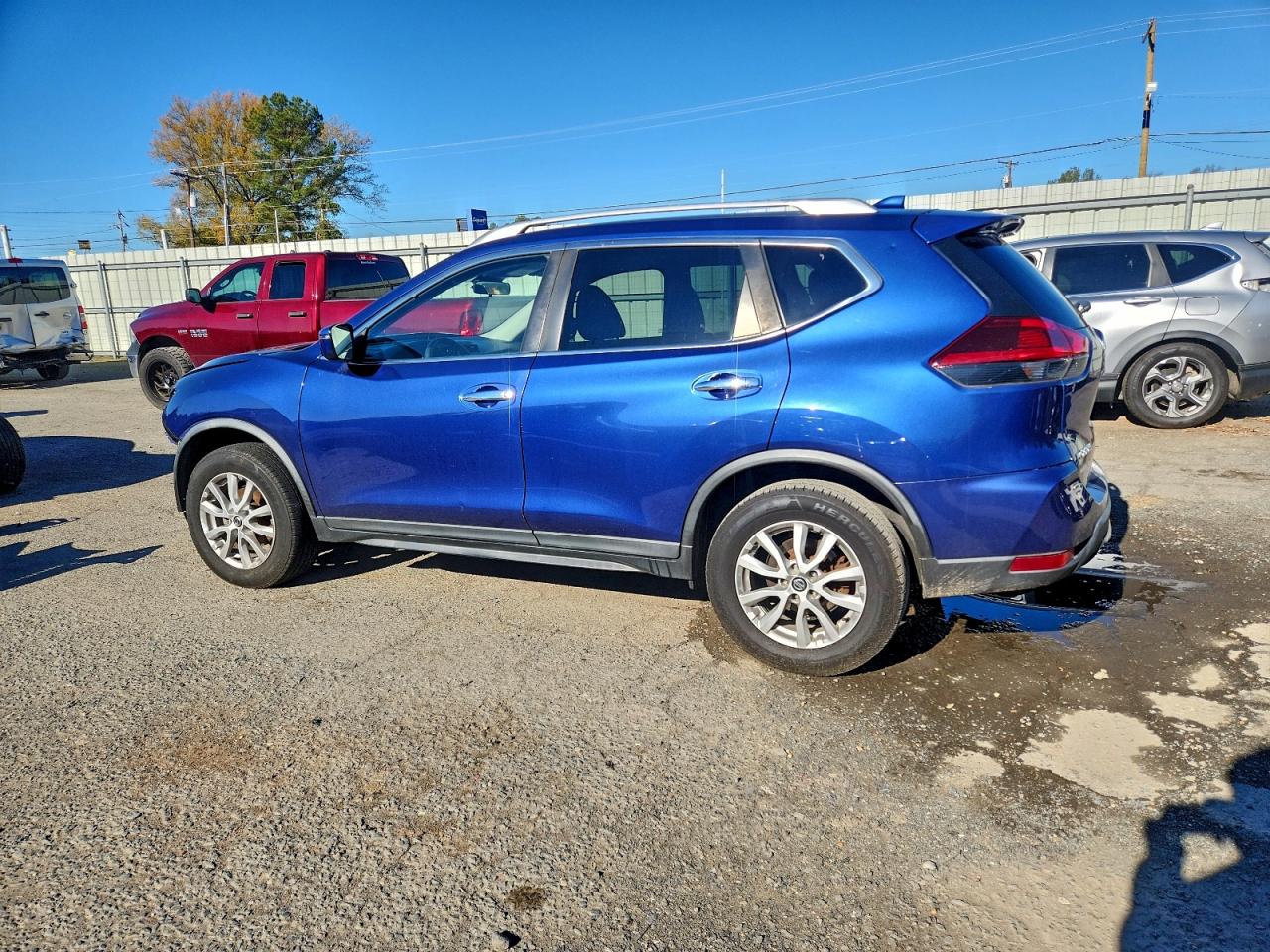 2019 NISSAN ROGUE S photo 2