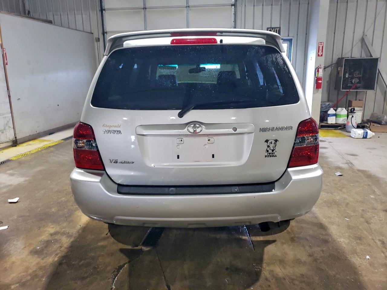 2004 TOYOTA HIGHLANDER photo 6