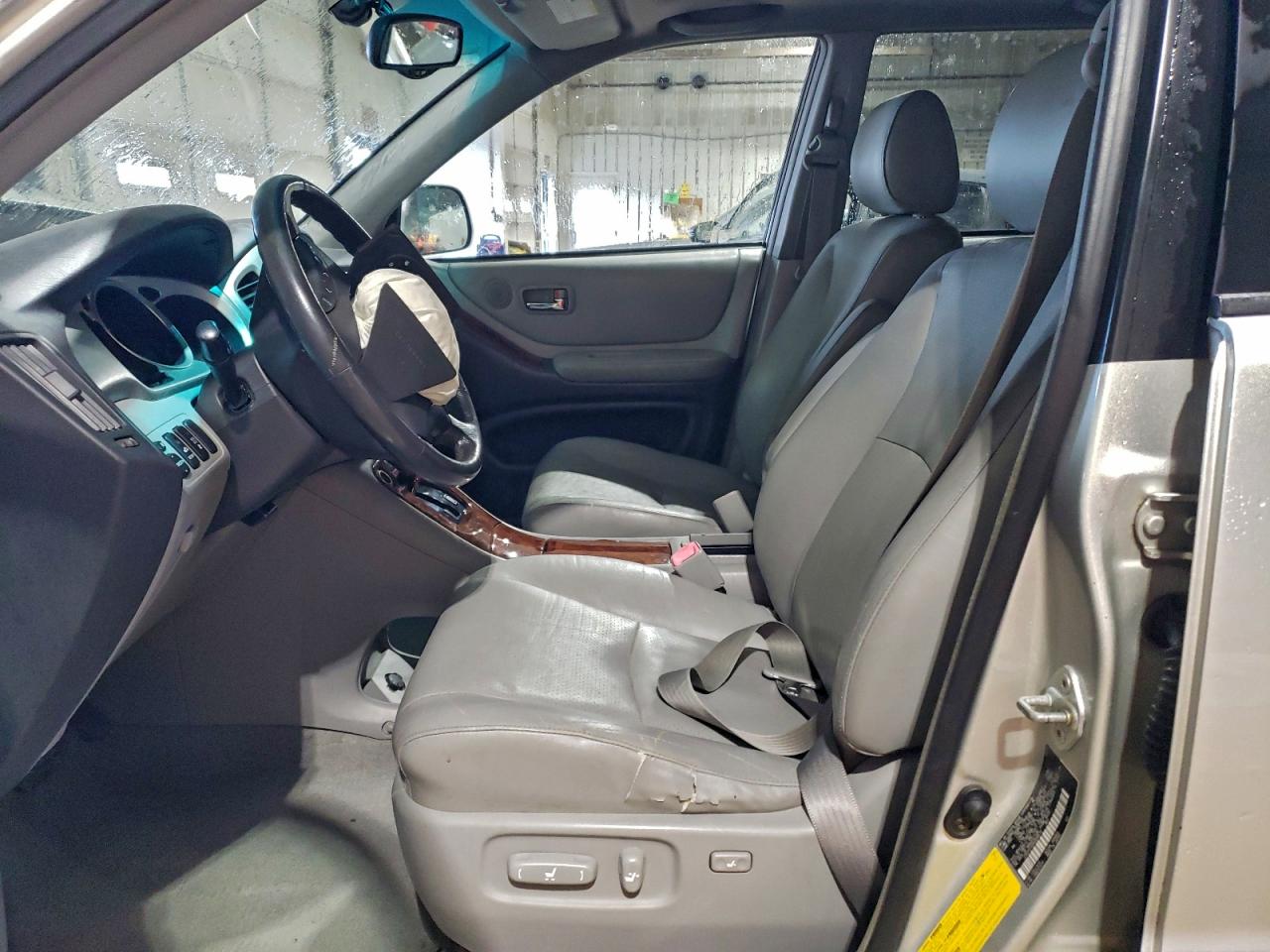 2004 TOYOTA HIGHLANDER photo 7