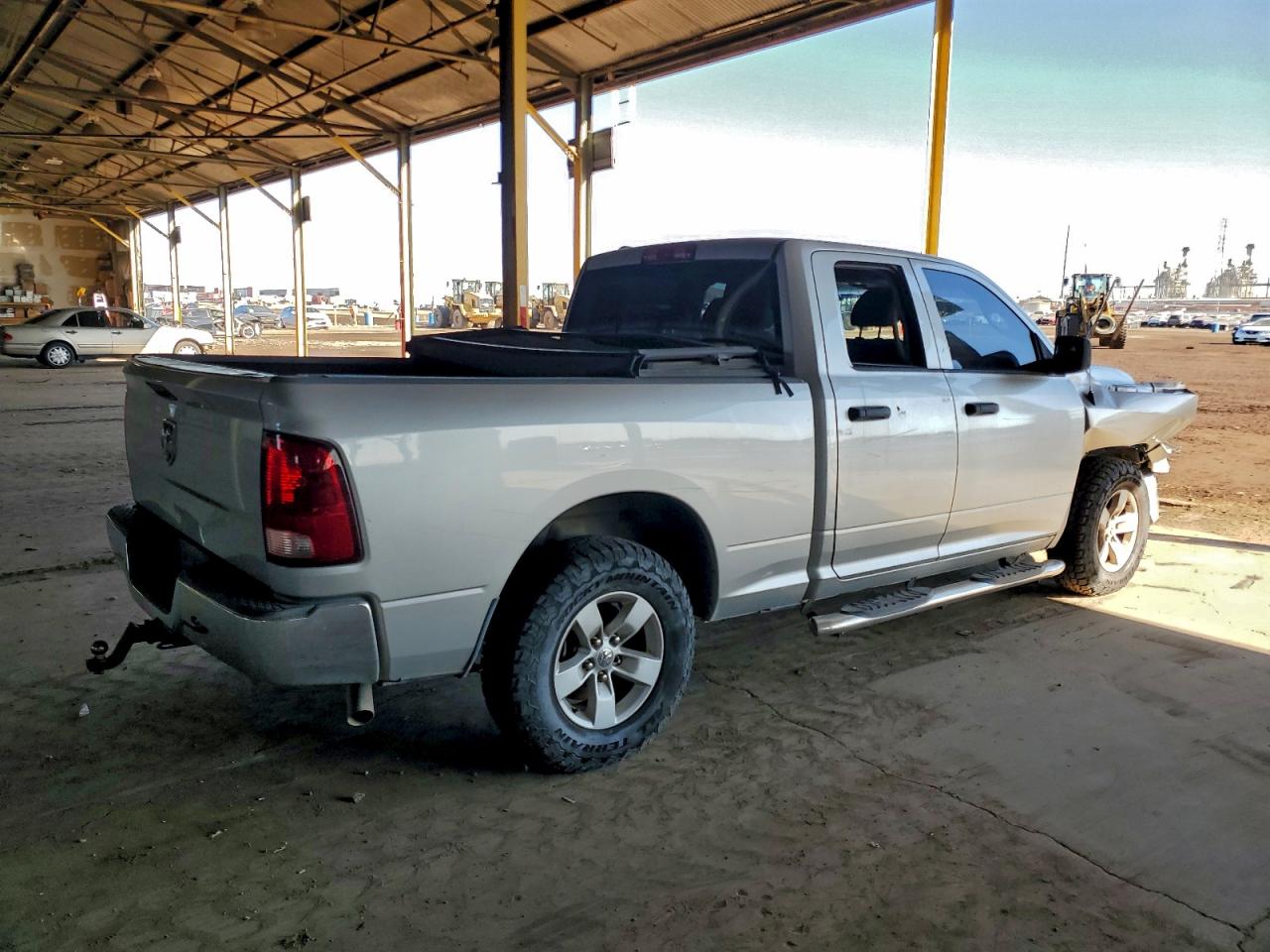 2017 RAM 1500 ST photo 3