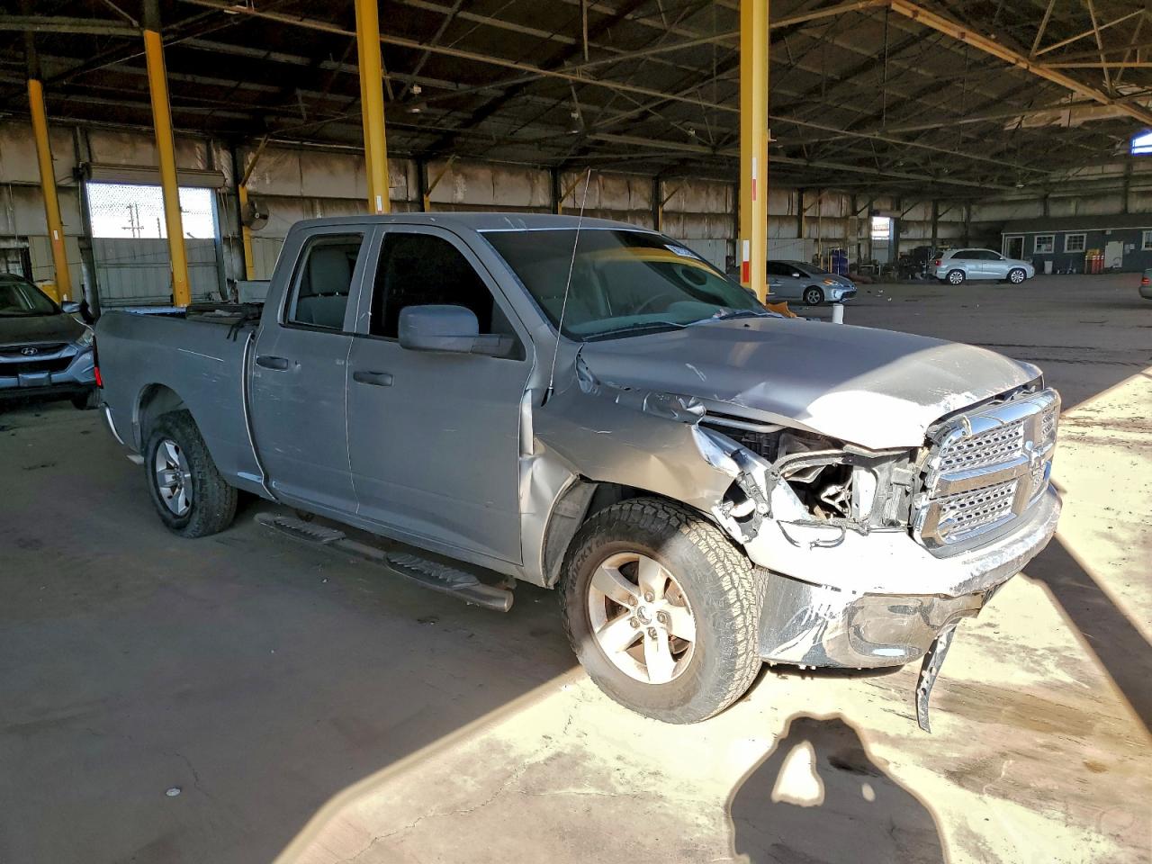 2017 RAM 1500 ST photo 4