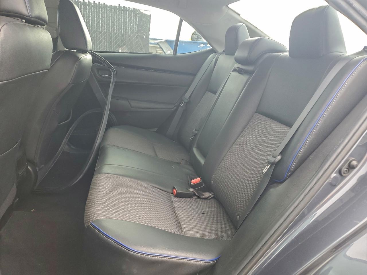 2019 TOYOTA COROLLA L photo 10
