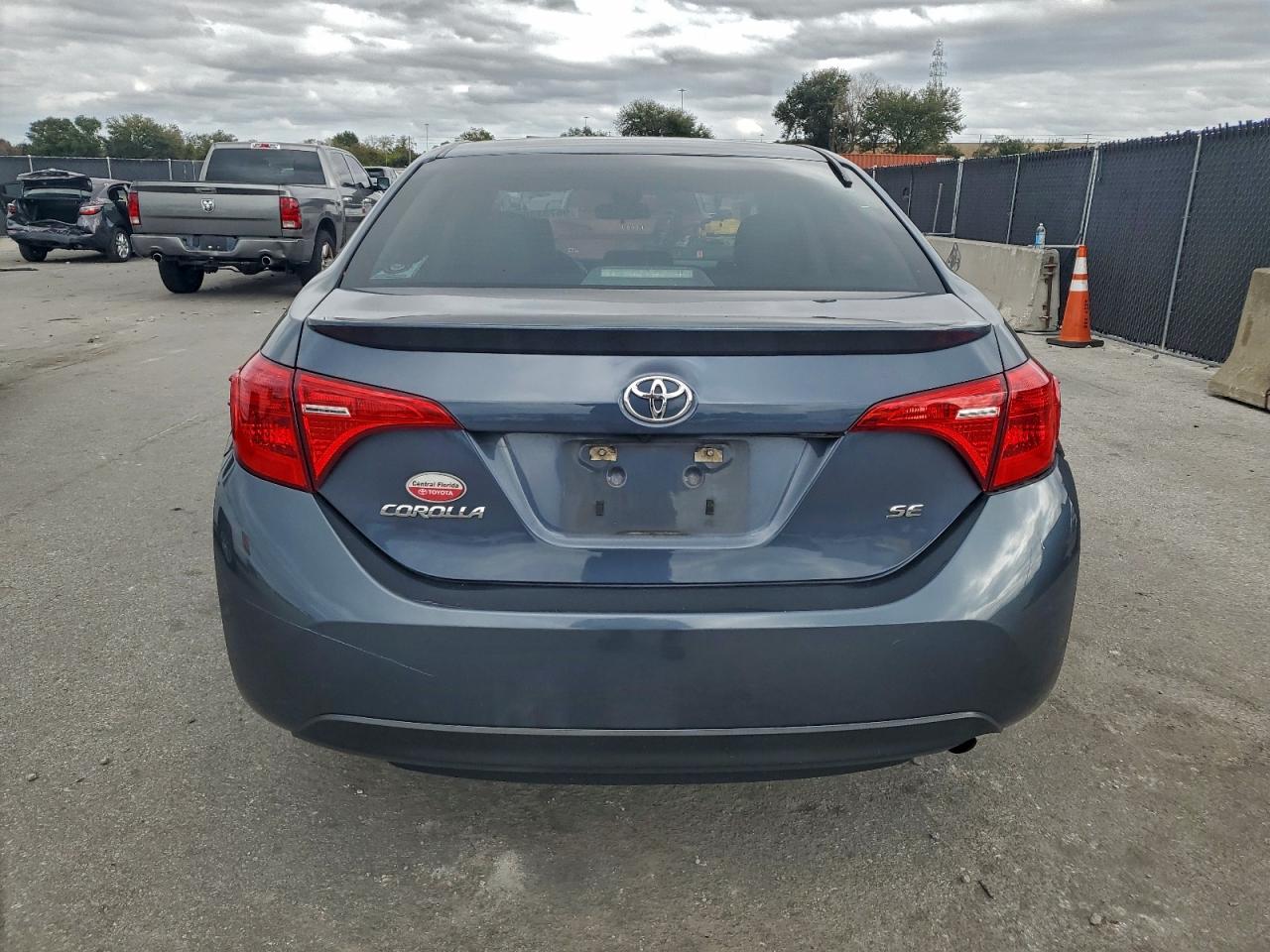2019 TOYOTA COROLLA L photo 6