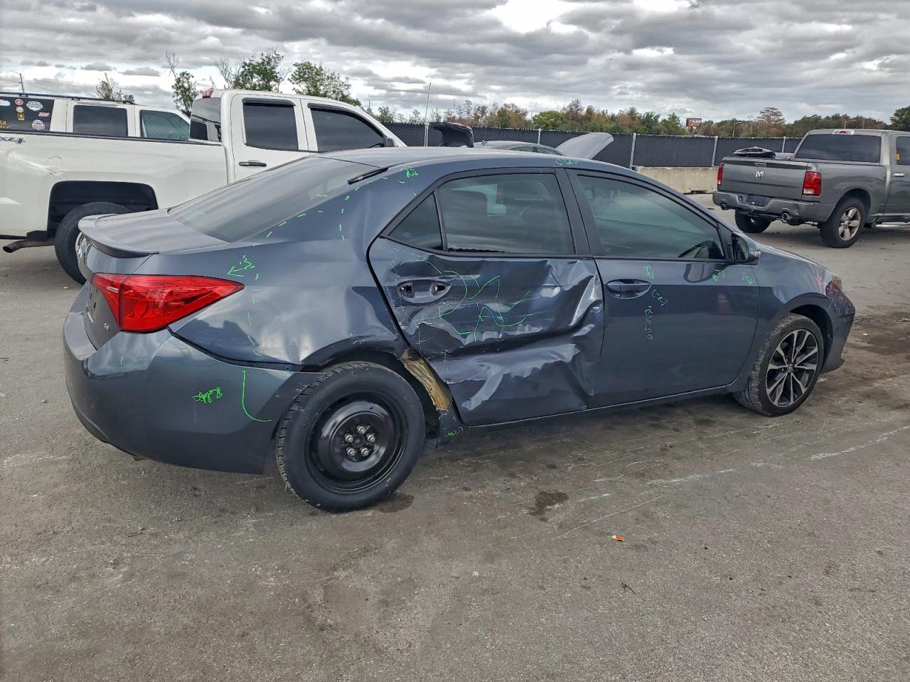 2019 TOYOTA COROLLA L photo 3