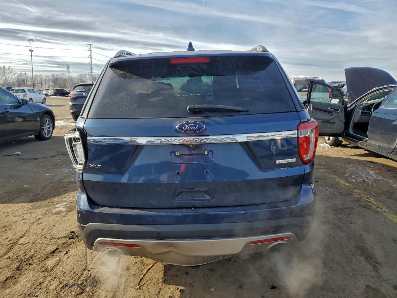 2017 FORD EXPLORER XLT photo 6