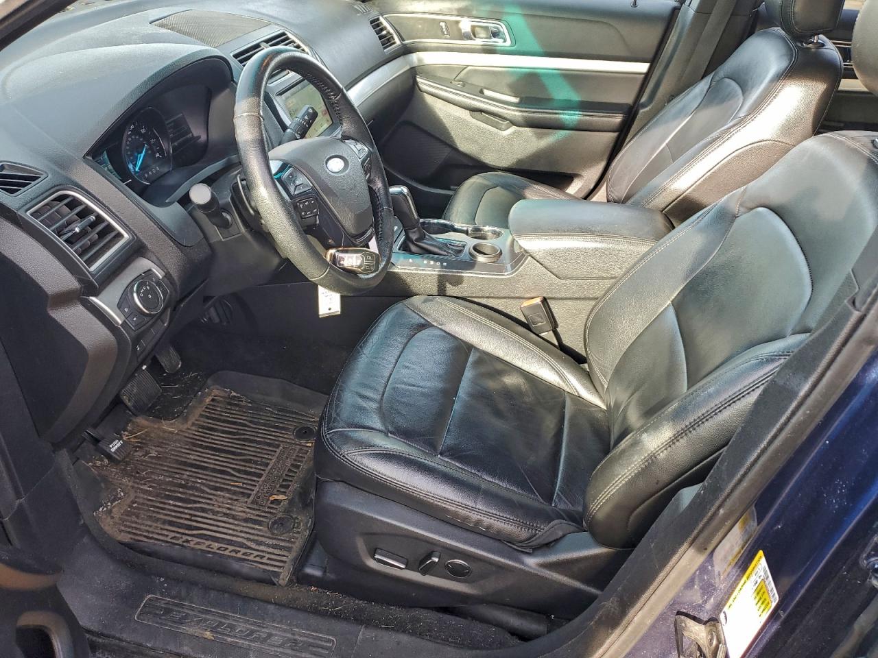 2017 FORD EXPLORER XLT photo 7