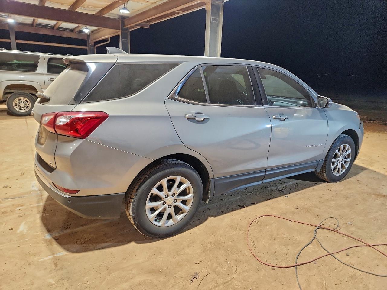 2018 CHEVROLET EQUINOX LT photo 3