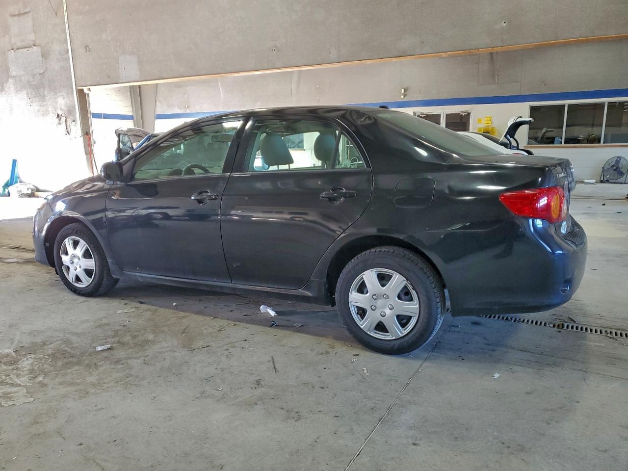 2010 TOYOTA COROLLA BASE photo 2