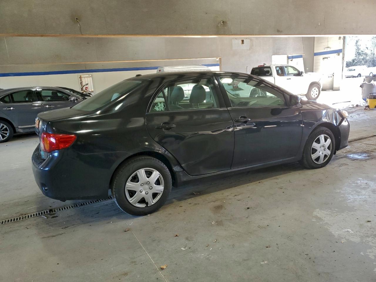 2010 TOYOTA COROLLA BASE photo 3