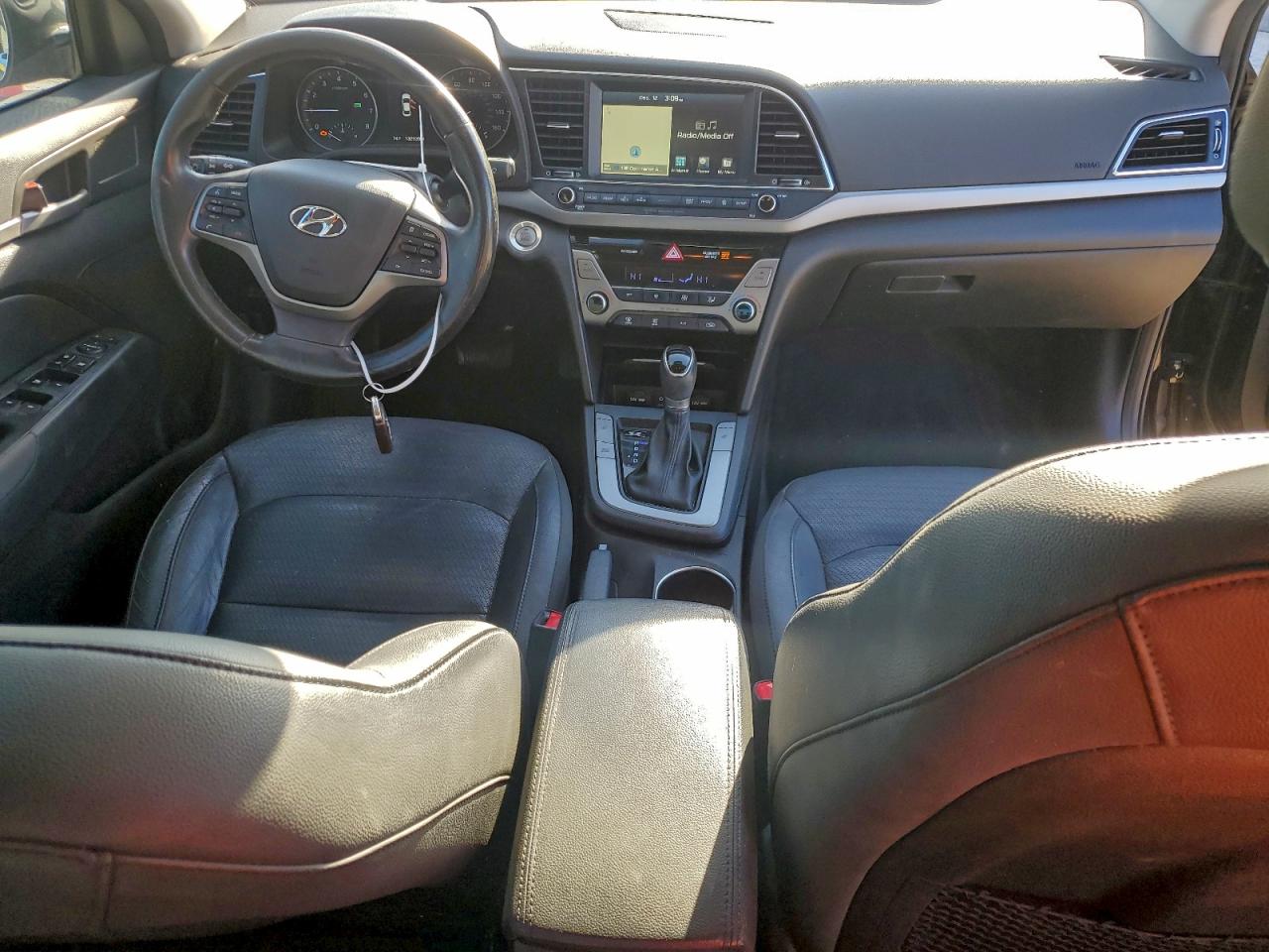 2017 HYUNDAI ELANTRA SE photo 8
