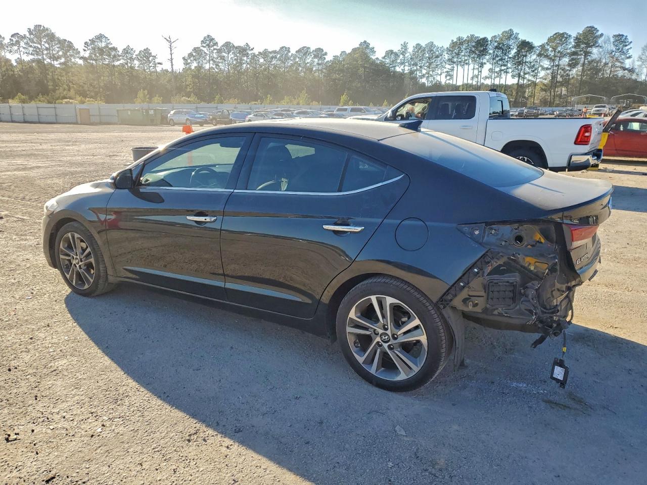 2017 HYUNDAI ELANTRA SE photo 2