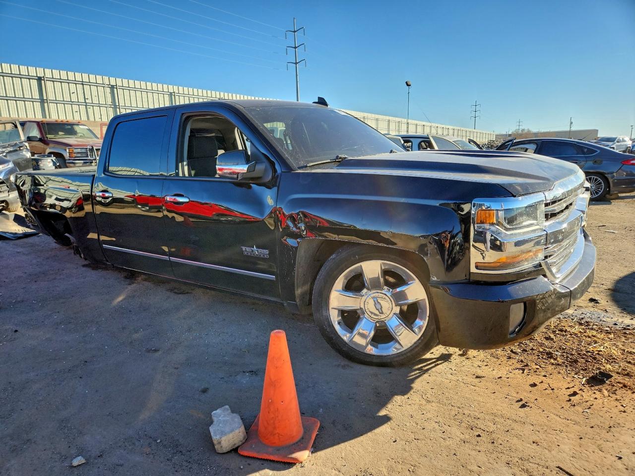 2017 CHEVROLET SILVERADO C1500 LT photo 4