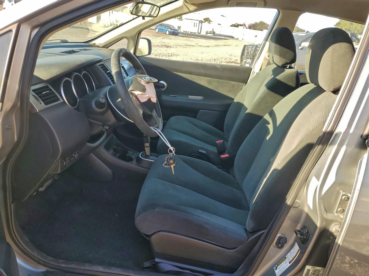 2012 NISSAN VERSA S photo 7