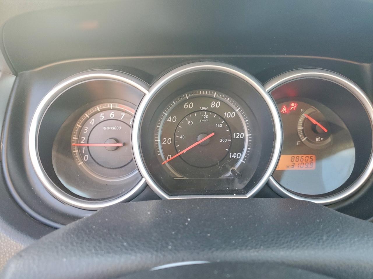 2012 NISSAN VERSA S photo 9