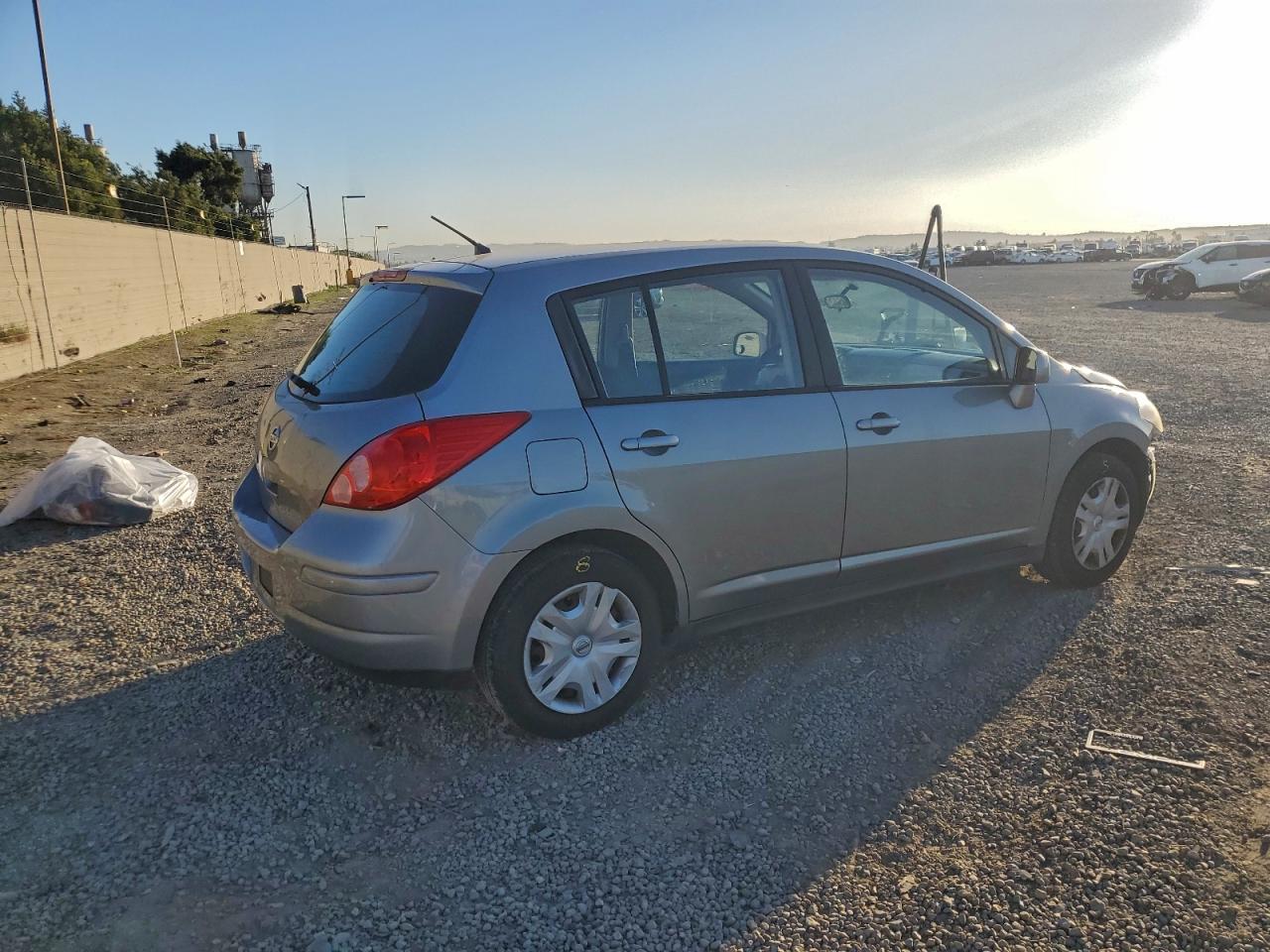 2012 NISSAN VERSA S photo 3