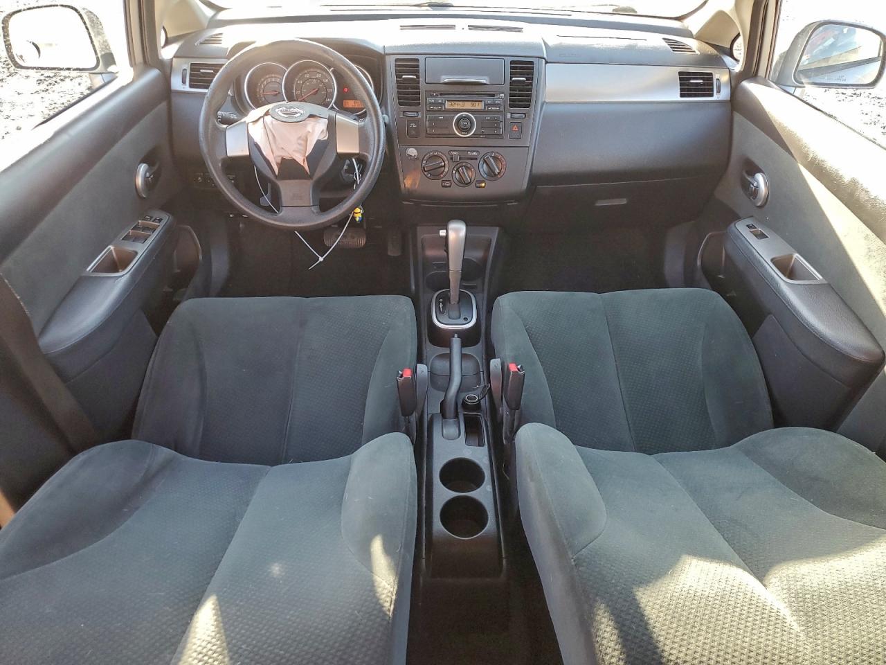 2012 NISSAN VERSA S photo 8