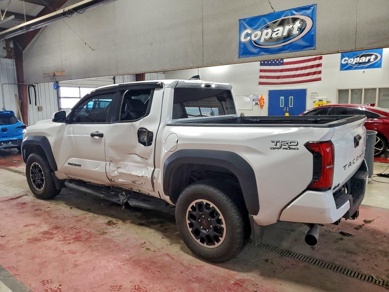 2024 TOYOTA TACOMA DOUBLE CAB photo 2