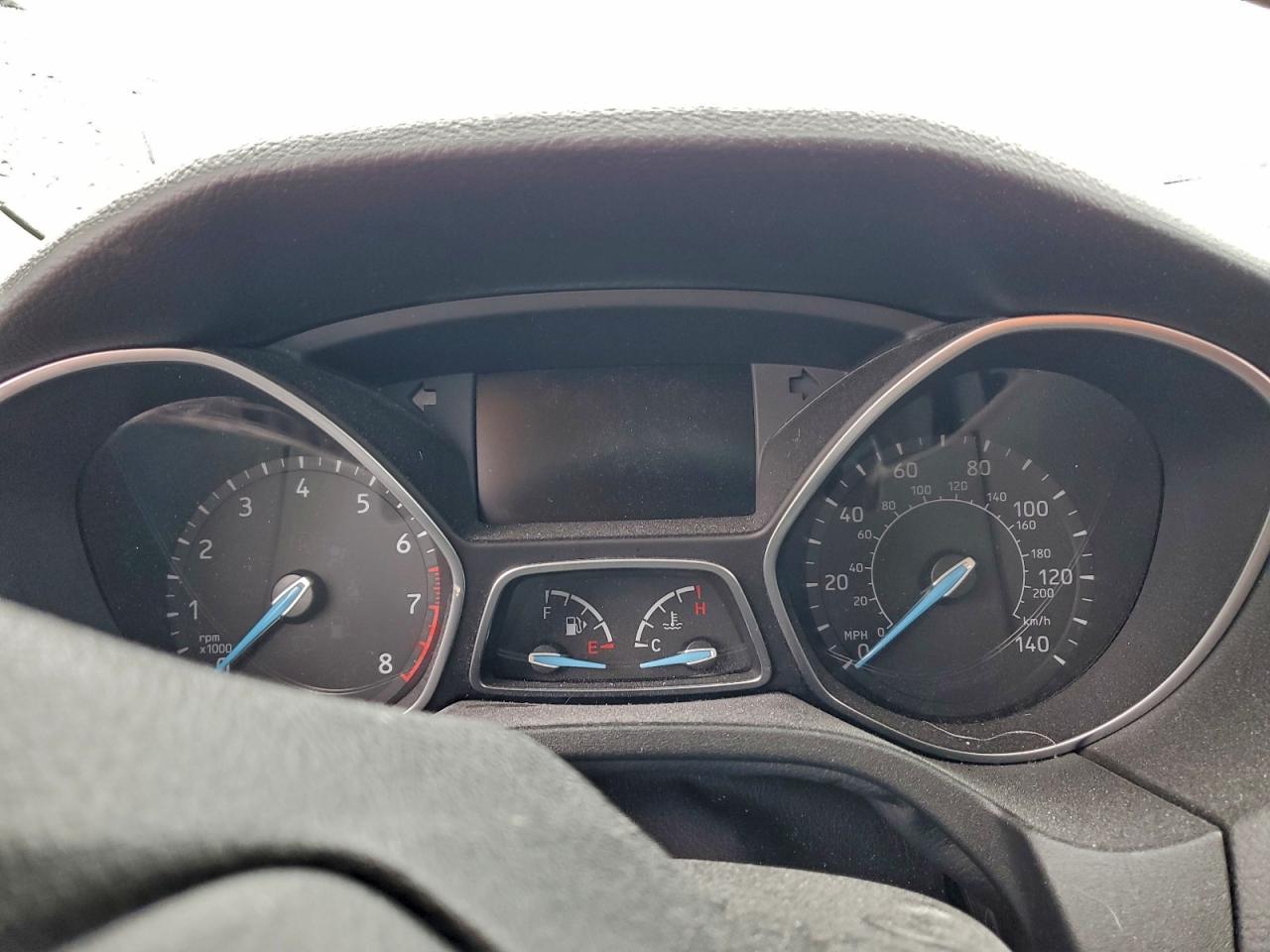 2017 FORD FOCUS SE photo 9