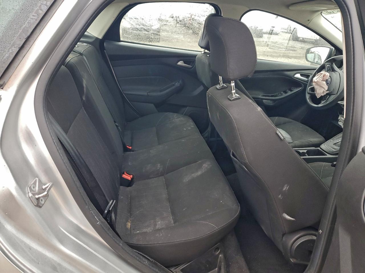 2017 FORD FOCUS SE photo 10