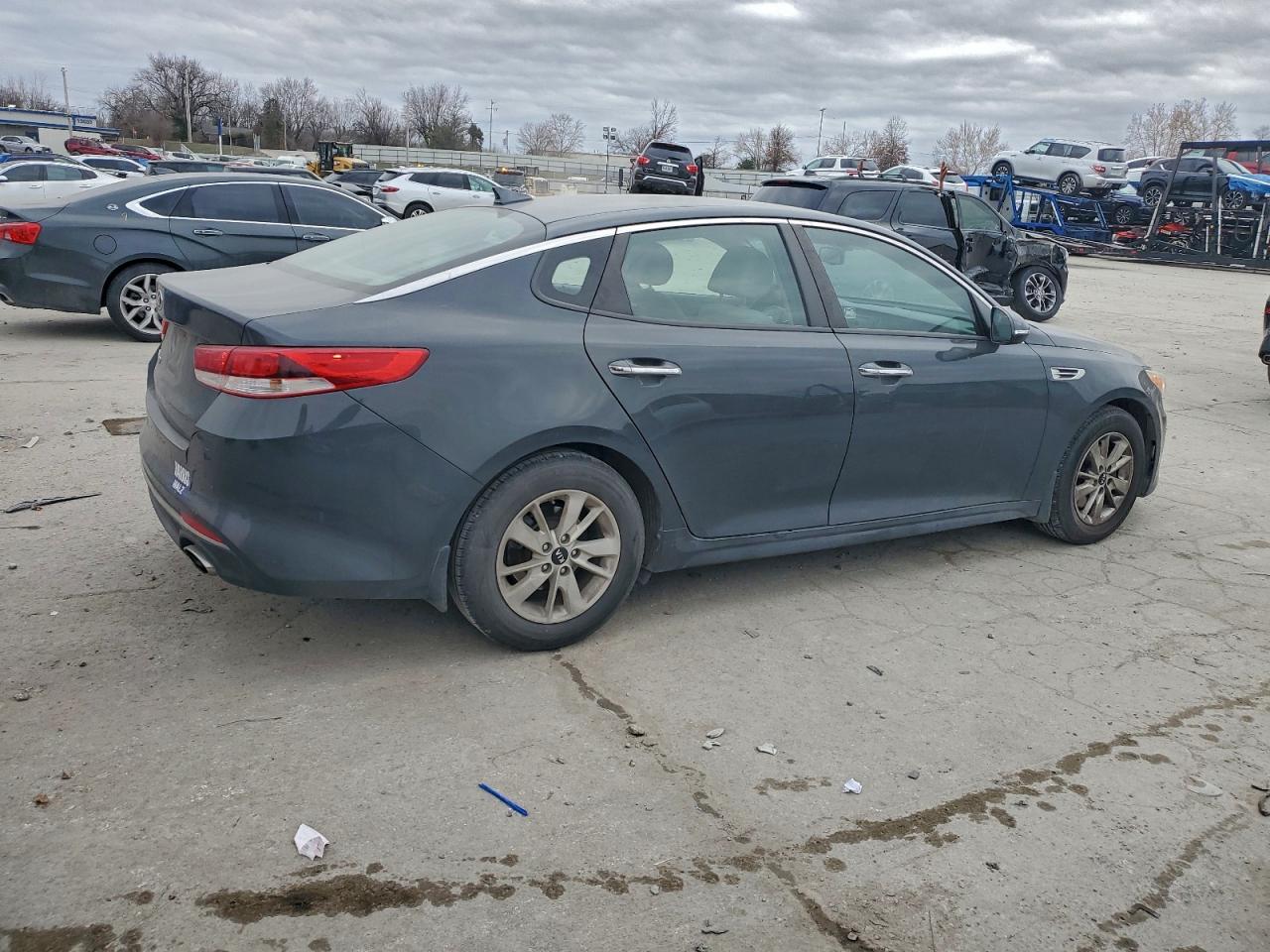 2016 KIA OPTIMA LX photo 3
