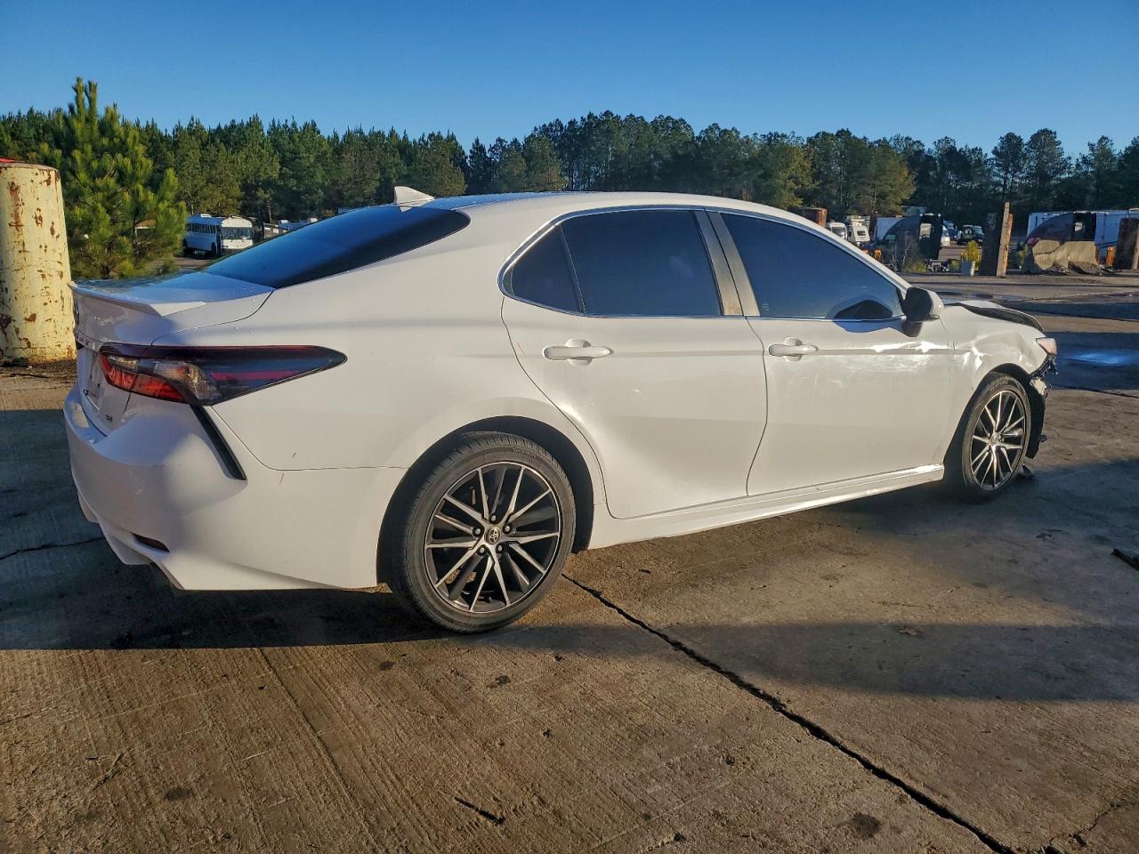 2021 TOYOTA CAMRY SE photo 5