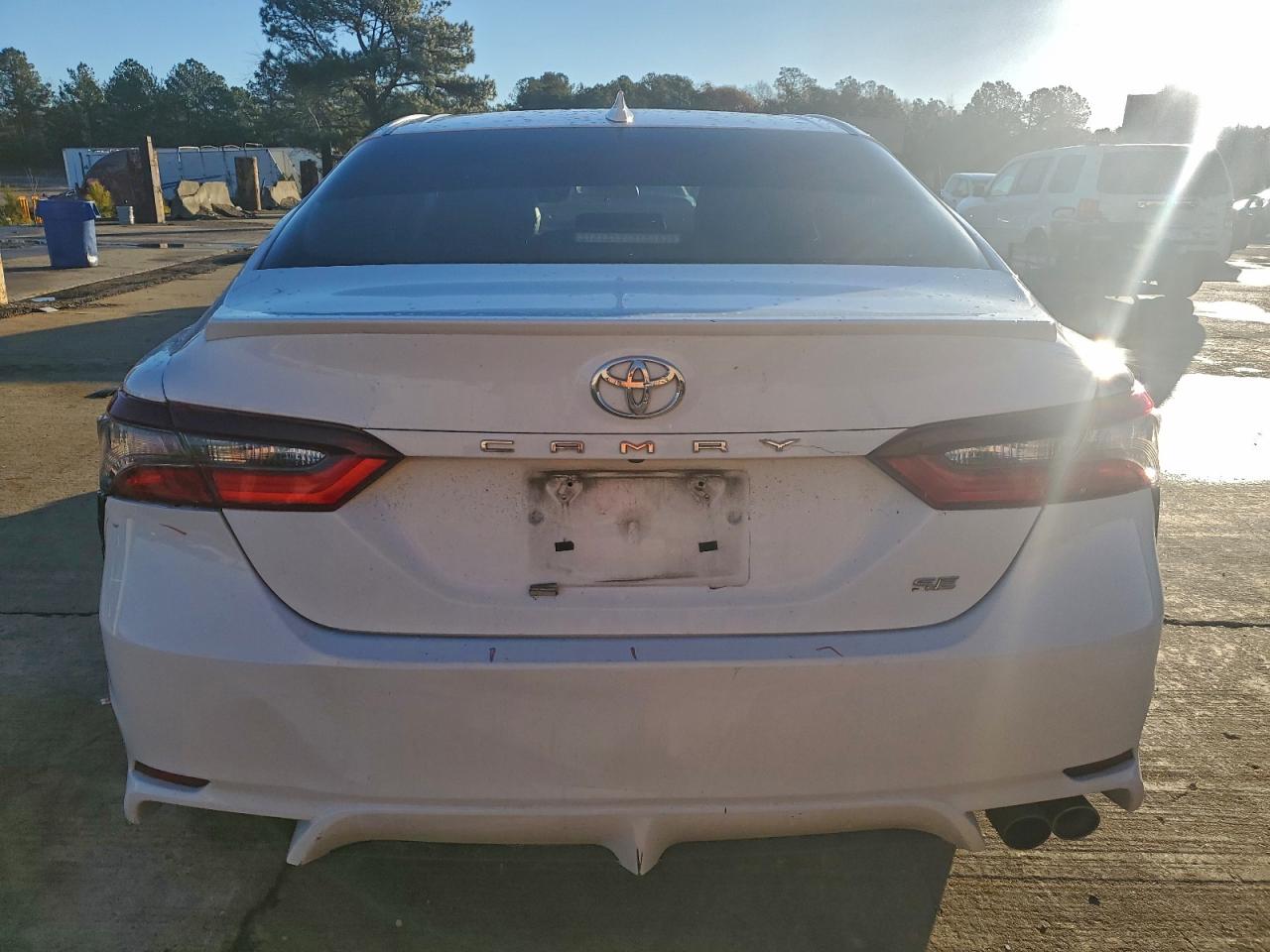 2021 TOYOTA CAMRY SE photo 11