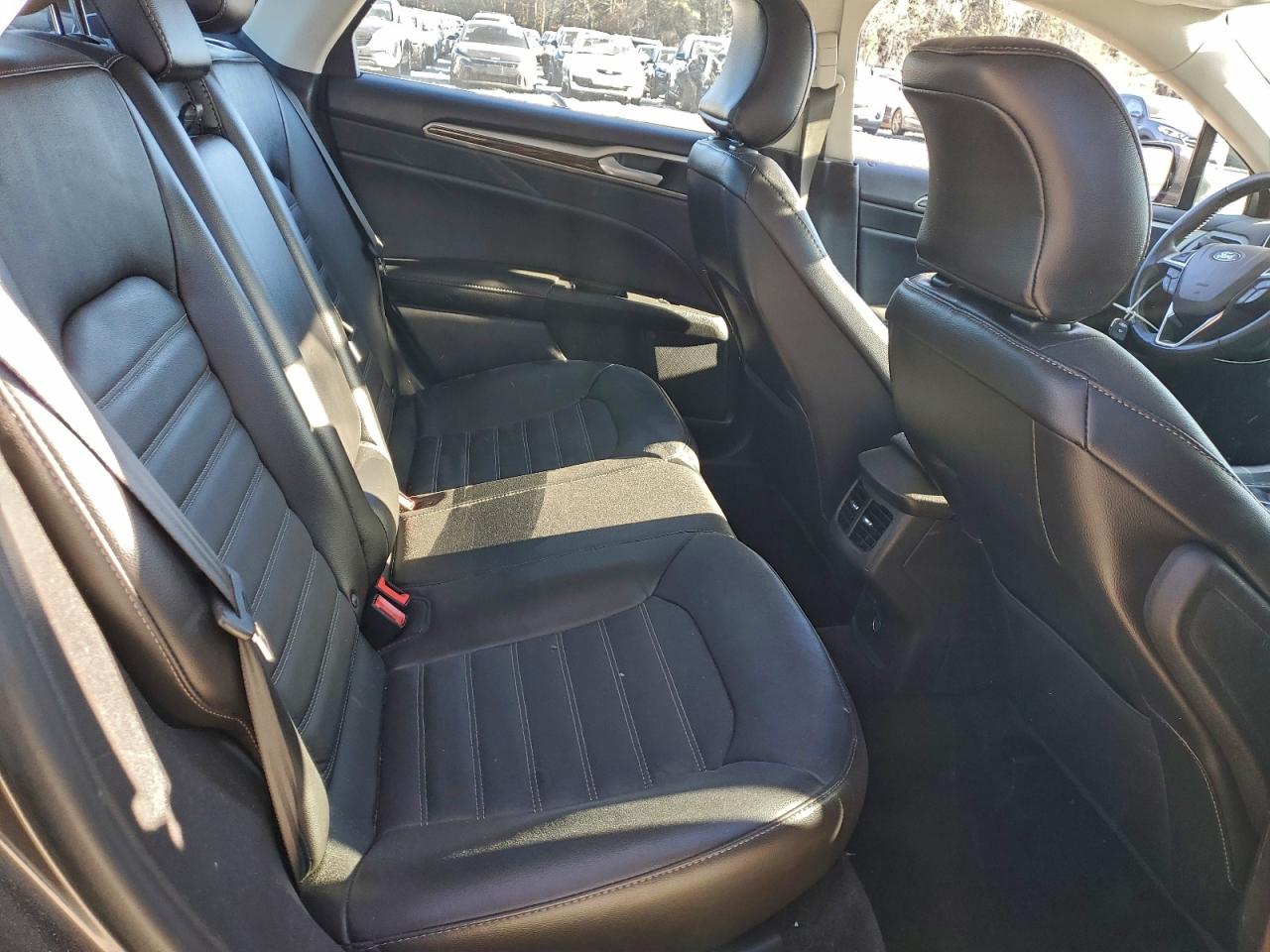 2015 FORD FUSION SE photo 28