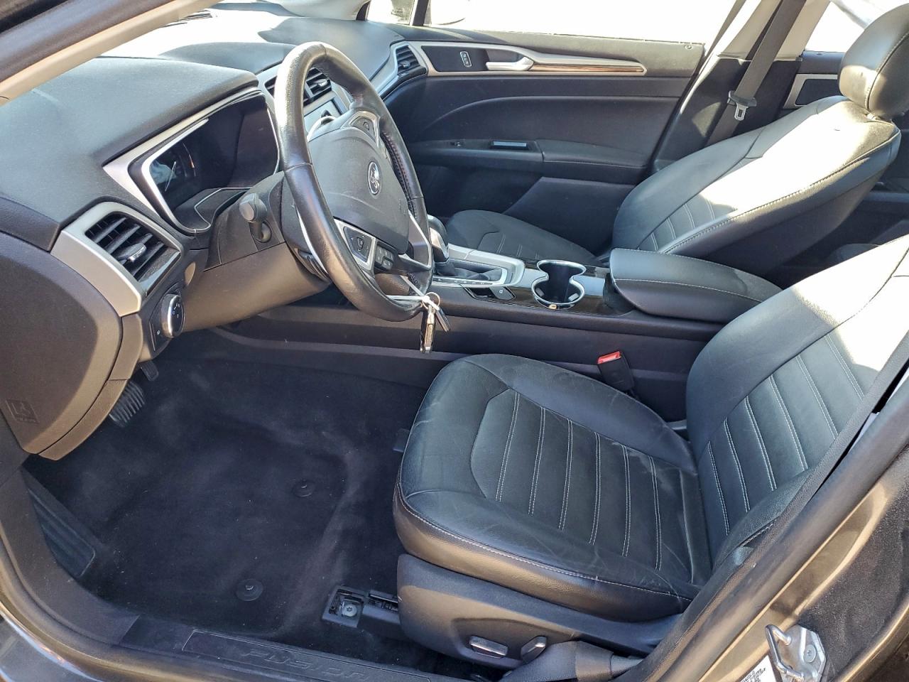 2015 FORD FUSION SE photo 19