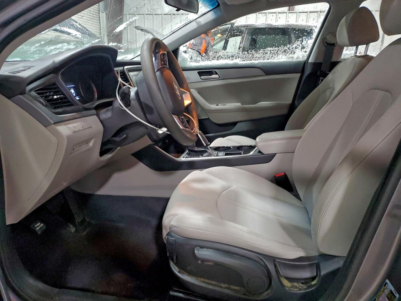 2018 HYUNDAI SONATA SE photo 13