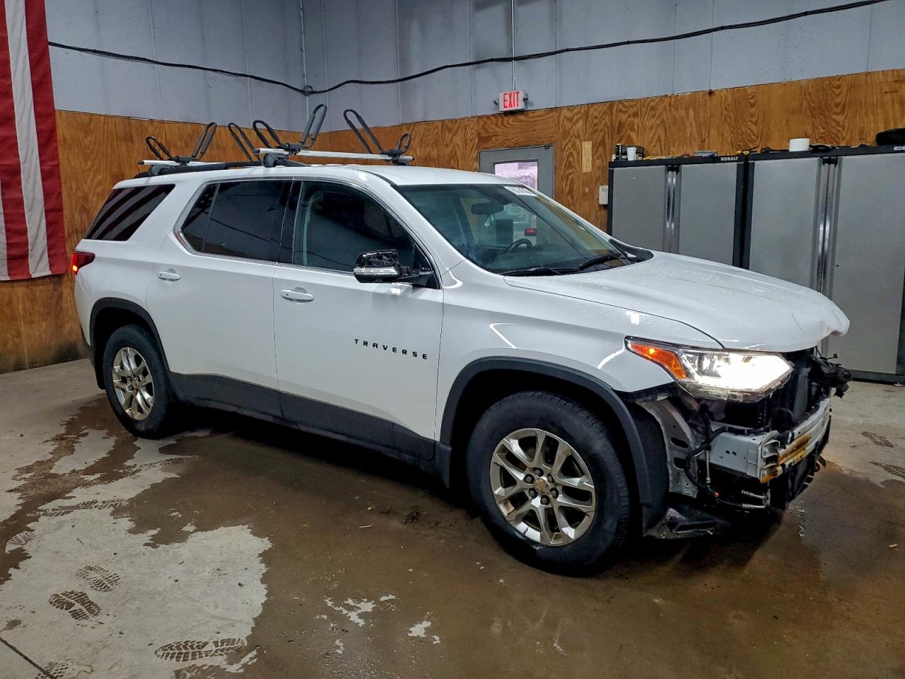 2019 CHEVROLET TRAVERSE LT photo 4